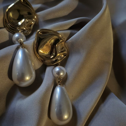 Big Pearl Drop Earring